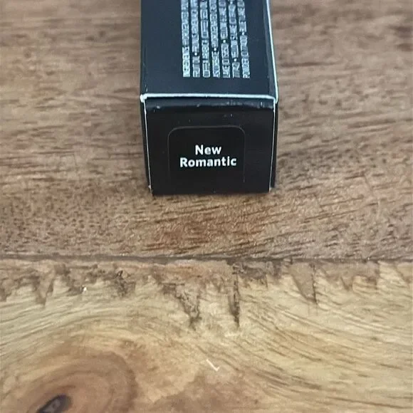 Bobbi Brown Crushed Oil-Infused Gloss- New Romantic- New - Picture 4 of 5